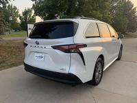 2022 TOYOTA SIENNA XLE Hybrid Save Fuel - Image 4