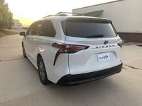 2022 TOYOTA SIENNA XLE Hybrid Save Fuel - Image 6