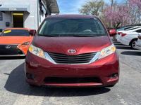 2013 Toyota Sienna LE 7 Passenger Auto Access Seat 4dr Mini Van CRYSTAL AUTO SALES INC ~ 2204 Nolensville Pike NASHVILLE - Image 3