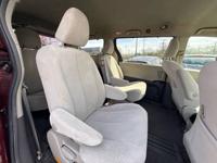2013 Toyota Sienna LE 7 Passenger Auto Access Seat 4dr Mini Van CRYSTAL AUTO SALES INC ~ 2204 Nolensville Pike NASHVILLE - Image 10