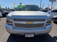 2013 Chevrolet Suburban LT 4x4 4dr SUV (6215 SE 82 AVE PORTLAND,OR 972 - Image 5