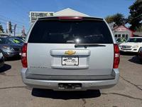 2013 Chevrolet Suburban LT 4x4 4dr SUV (6215 SE 82 AVE PORTLAND,OR 972 - Image 9