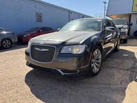 2019 Chrysler 300 Touring RWD - Image 2