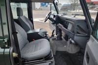 2001 Land Rover Defender 110 Td5 5-Speed Chicago - Image 8