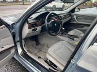 💥BEAUTIFUL 2006 BMW 330i Sedan LOW MILES CLEAN💥 South Salem - Image 9