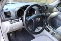 2012 Toyota Highlander SE Lancaster Dr Se Salem OR 97317 - Image 10