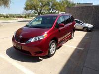 TOYOTA SIENNA LE HANDICAPPED WHEELCHAIR MOBILITY POWER RAMP VAN Irving, TX - Image 5
