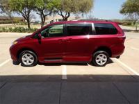TOYOTA SIENNA LE HANDICAPPED WHEELCHAIR MOBILITY POWER RAMP VAN Irving, TX - Image 6