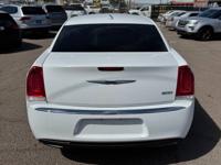 2020 Chrysler 300 💥EXCELLENT CONDITION 💥 - Image 5
