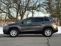 2018 Jeep Cherokee Latitude Plus 4x4 4dr SUV East Brunswick, NJ - Image 3
