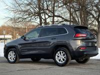 2018 Jeep Cherokee Latitude Plus 4x4 4dr SUV East Brunswick, NJ - Image 4
