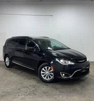 2018 Chrysler Pacifica Touring L Minivan 4D north chicagoland - Image 2
