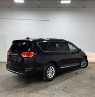 2018 Chrysler Pacifica Touring L Minivan 4D north chicagoland - Image 4