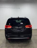 2018 Chrysler Pacifica Touring L Minivan 4D north chicagoland - Image 5
