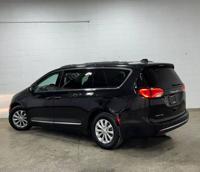 2018 Chrysler Pacifica Touring L Minivan 4D north chicagoland - Image 6