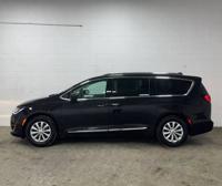 2018 Chrysler Pacifica Touring L Minivan 4D north chicagoland - Image 7