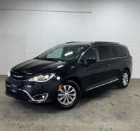 2018 Chrysler Pacifica Touring L Minivan 4D north chicagoland - Image 8