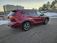 2022 Toyota Highlander XLE Sport Centennial Co - Image 9