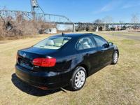 2012 Volkswagen Jetta SE PZEV 4dr Sedan 6A _Volkswagen_ _Jetta_ _Sedan_ - Image 5