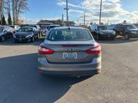 2015 Ford focus clean, title runs great CLEAN TITLE // AMAZING DEAL! - Image 8