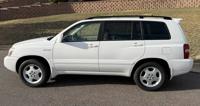 2005 Toyota Highlander Reliable SUV, Clean Title, Serviced Denver - Image 7