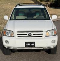 2005 Toyota Highlander Reliable SUV, Clean Title, Serviced Denver - Image 9