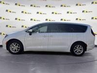 2023 Chrysler Pacifica Touring L DOWN FOR ANY CREDIT!!! 215-234-7321 + ROYAL CAR CENTER - Image 3