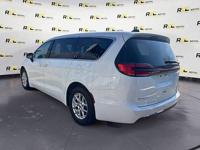2023 Chrysler Pacifica Touring L DOWN FOR ANY CREDIT!!! 215-234-7321 + ROYAL CAR CENTER - Image 4