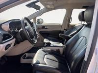 2023 Chrysler Pacifica Touring L DOWN FOR ANY CREDIT!!! 215-234-7321 + ROYAL CAR CENTER - Image 8