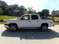 2006 chevrolet avalanche ls 5.3 v8 2wd 2 owners (230K)hwy mi loaded %% riverdale - Image 3