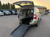 2011 Chrysler Town and Country Touring L - WHEELCHAIR VAN / HANDICAP V washington county - Image 7