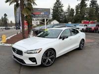 2020 VOLVO S60 T6 R-DESIGN 2.0L I4 F DOHC 16V CLEAN CARFAX // NICE!!