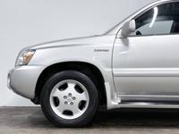 2005 TOYOTA HIGHLANDER LIMITED *AWD * 3RD ROW*LEATHER HEATED* RELIABLE Portland - Image 4