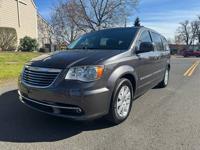 2015 Chrysler Town & Country Touring-L | Clean title | DVD | Stow n Go Vancouver - Image 2