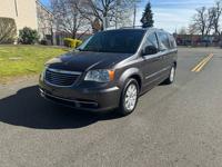 2015 Chrysler Town & Country Touring-L | Clean title | DVD | Stow n Go Vancouver - Image 3