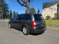 2015 Chrysler Town & Country Touring-L | Clean title | DVD | Stow n Go Vancouver - Image 5