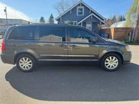 2015 Chrysler Town & Country Touring-L | Clean title | DVD | Stow n Go Vancouver - Image 8