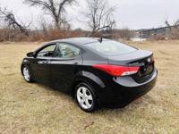 2013 Hyundai Elantra GLS 4dr Sedan 6A _Hyundai_ _Elantra_ _Sedan_ - Image 4