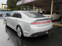 2016 Lincoln MKZ – Luxury Sedan – Clean & Powerful Vancouver Auto Center - Image 4