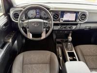 2017 Toyota Tacoma TRD Sport V6 - 96K - well serviced!!! Norman - Image 9