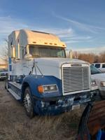 1996 Freightliner FLD112 Oklahoma City - Image 3