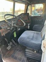1996 Freightliner FLD112 Oklahoma City - Image 6