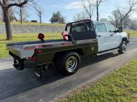 2016 Chevy Silverado 3500HD Dew Eze Bed CLEAN! Forsyth, MO - Image 7