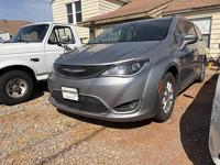 2020 Chrysler Pacifica Touring L FWD - Image 2