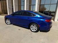 2015 Chrysler 200 4dr Sdn Limited FWD - Image 4