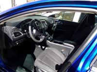 2015 Chrysler 200 4dr Sdn Limited FWD - Image 10