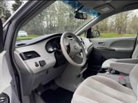 2014 Toyota Sienna LE Bellevue - Image 9