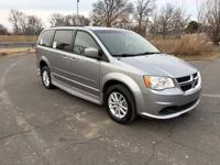 2016 Dodge Grand Caravan SXT HANDICAP WHEELCHAIR POWER RAMPVAN! Philadelphia - Image 4