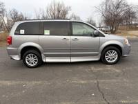 2016 Dodge Grand Caravan SXT HANDICAP WHEELCHAIR POWER RAMPVAN! Philadelphia - Image 5