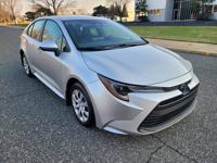 2025 Toyota Corolla LE "LOW MILES" Feasterville-Trevose - Image 4
